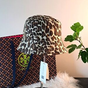 Tory Burch Printed Short Brim Bucket Hat NWTs